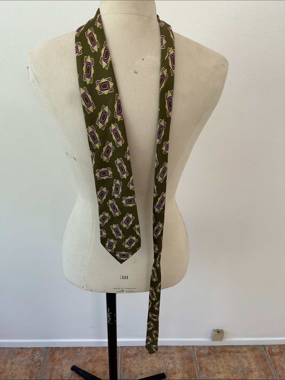 United Colors of Benetton Silk Tie, Olive Green Geometric Medallion Print, Made